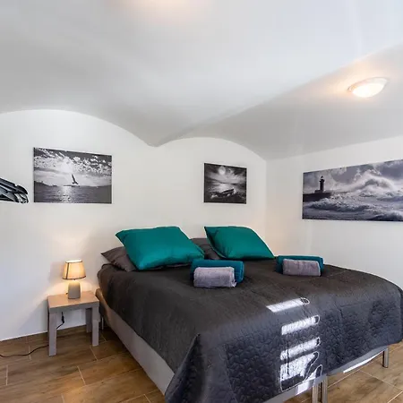 Apartment Revliving